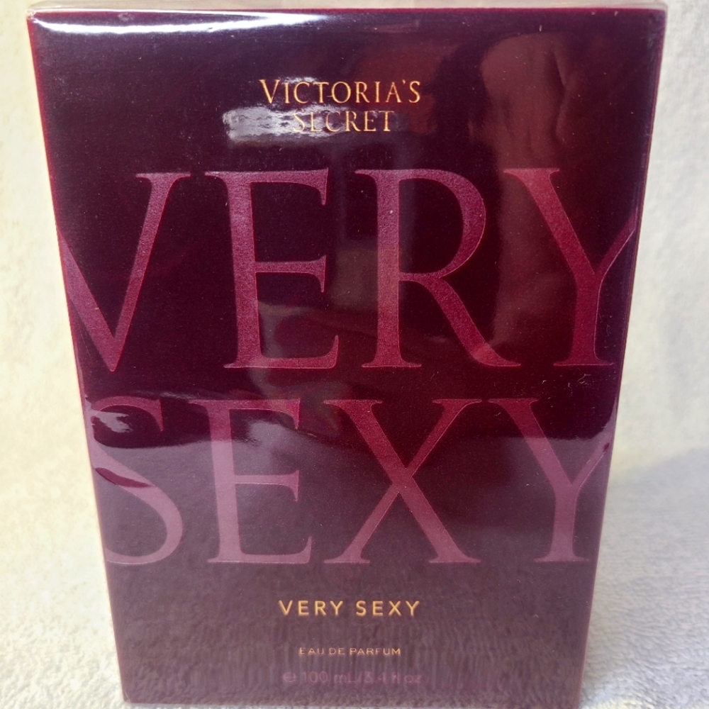 Victoria Secret Very Sexy perfum